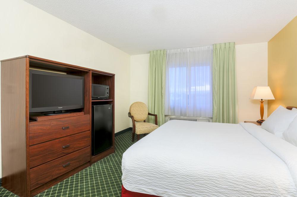 Fairfield Inn Erie Millcreek Mall Экстерьер фото