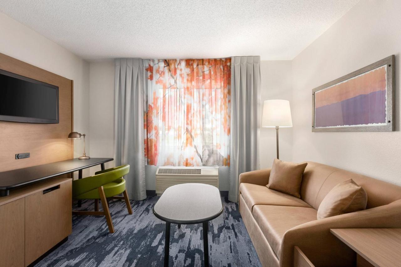 Fairfield Inn Erie Millcreek Mall Экстерьер фото