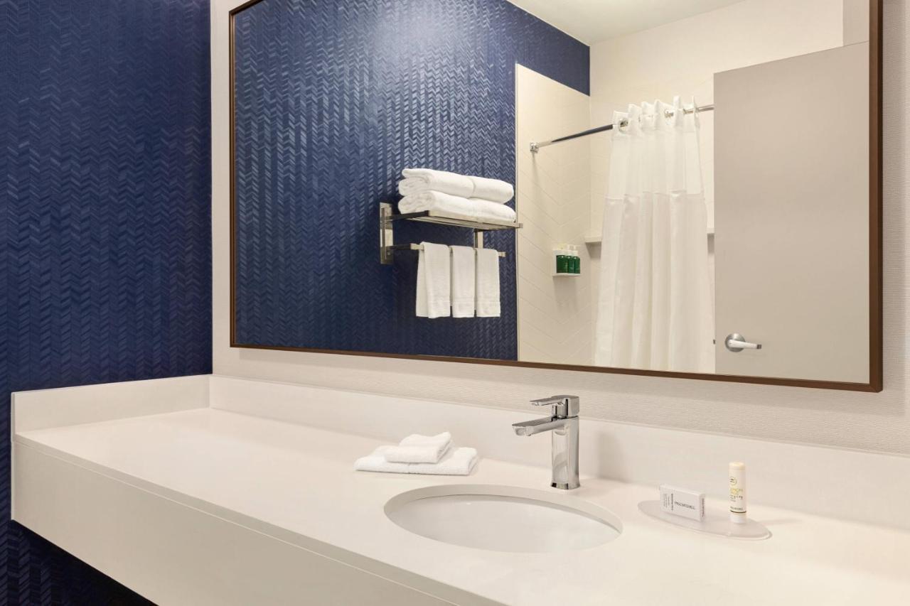 Fairfield Inn Erie Millcreek Mall Экстерьер фото