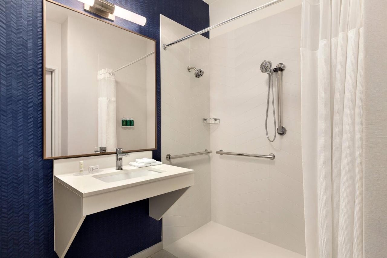 Fairfield Inn Erie Millcreek Mall Экстерьер фото