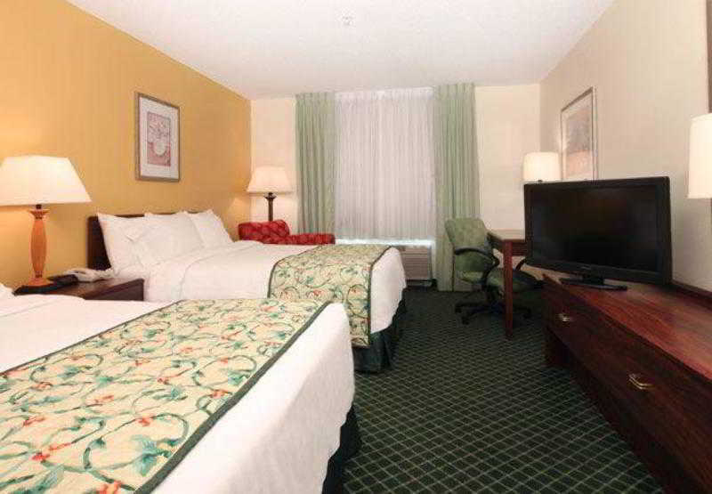 Fairfield Inn Erie Millcreek Mall Экстерьер фото