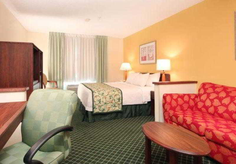 Fairfield Inn Erie Millcreek Mall Экстерьер фото