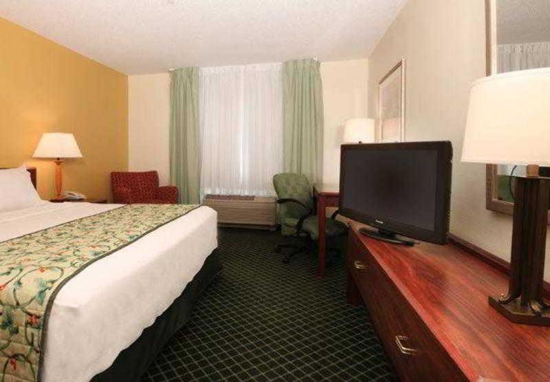 Fairfield Inn Erie Millcreek Mall Номер фото